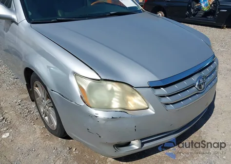 2006 Toyota Avalon Limited z USA, uszkodzony, nr VIN 4T1BK36B76U120646